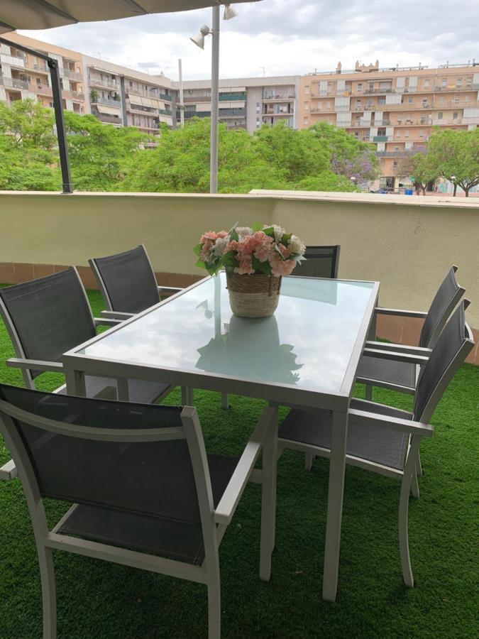 サン・アドリア・デ・ベソスEspectacular Piso Con Fascinante Terraza Near Barcelonaアパートメント エクステリア 写真