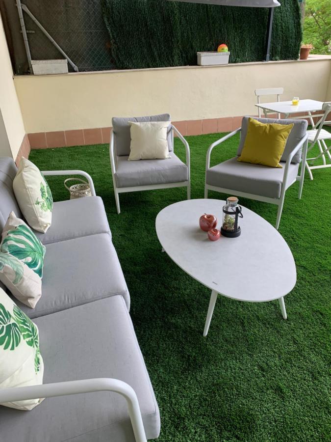 サン・アドリア・デ・ベソスEspectacular Piso Con Fascinante Terraza Near Barcelonaアパートメント エクステリア 写真